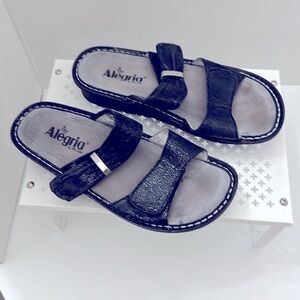 Alegria Black Leather Sandals Size 8 (39) Velcro Closure Buckle Rubber S…